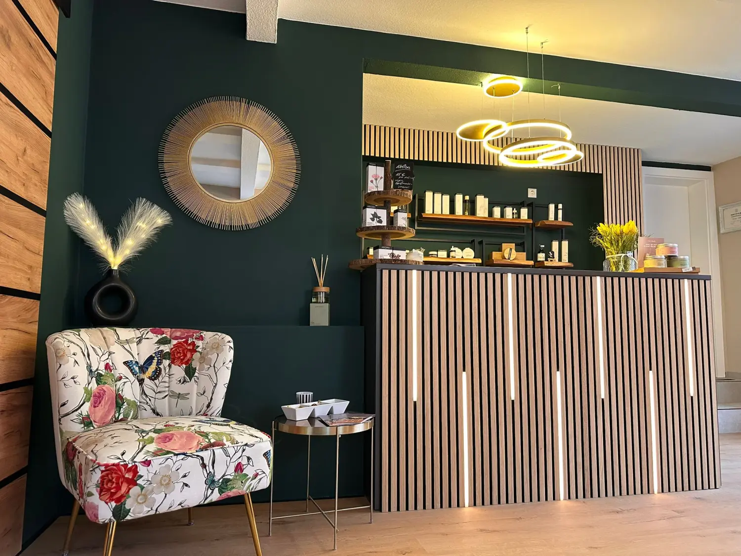 VT Natural Skincare & Beauty – Salon